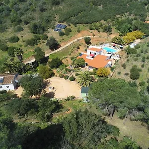 Oasis Caché Avec Piscine Morenos